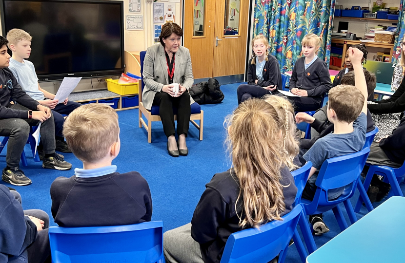 Maria Miller MP meets with Chalk Ridge Primary school pupils