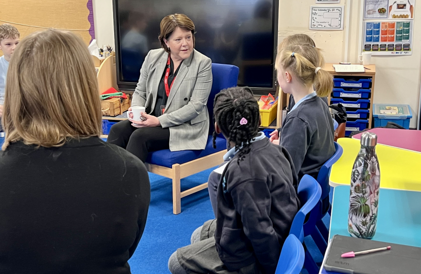 Maria Miller MP meets with Chalk Ridge Primary school pupils