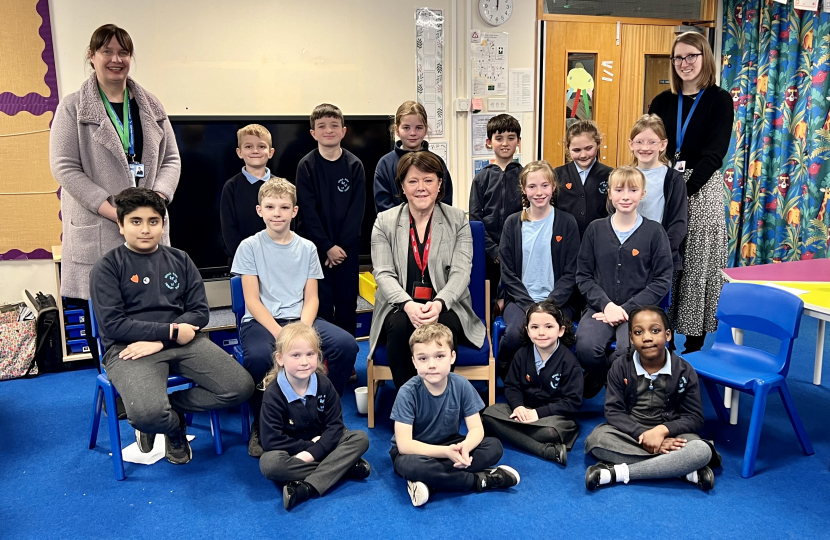 Maria Miller MP meets with Chalk Ridge Primary school pupils